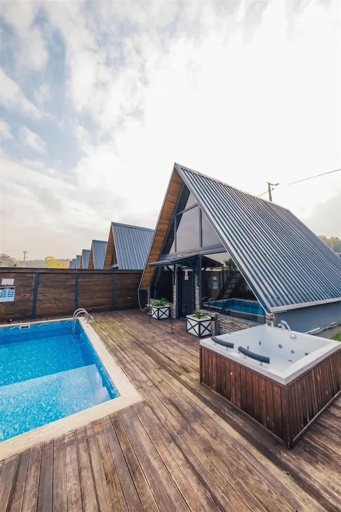 Deluxe Bungalov