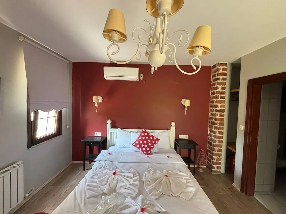 Deluxe Tek Büyük Yataklı Oda, Bahçe Manzaralı