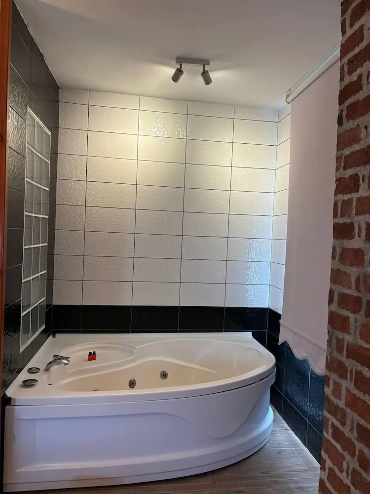 Deluxe Tek Büyük Yataklı Oda, Bahçe Manzaralı