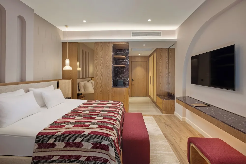 Deluxe with Jacuzzi