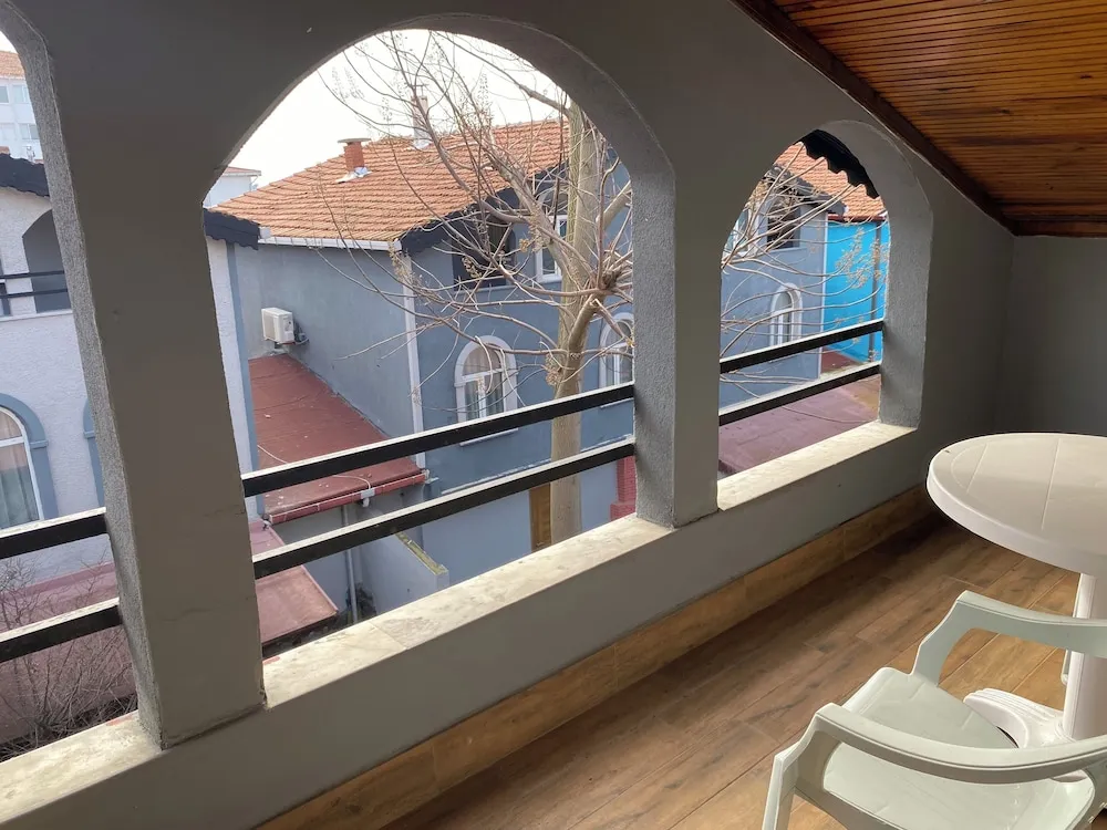 Deluxe Tek Büyük Yataklı Oda, Balkon, Şehir Manzaralı