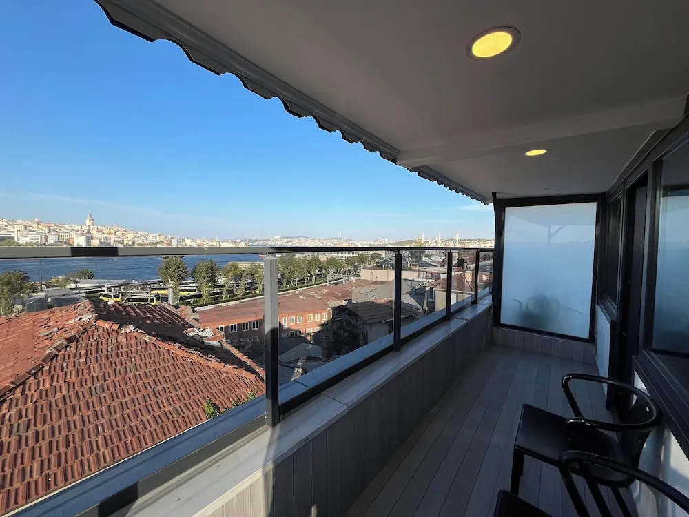Panoramic Tek Büyük Yataklı Oda, Balkon, Deniz Manzaralı
