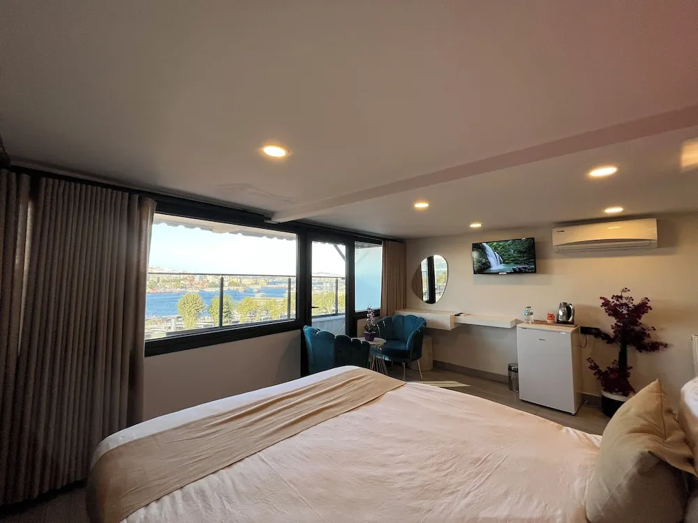 Panoramic Tek Büyük Yataklı Oda, Balkon, Deniz Manzaralı