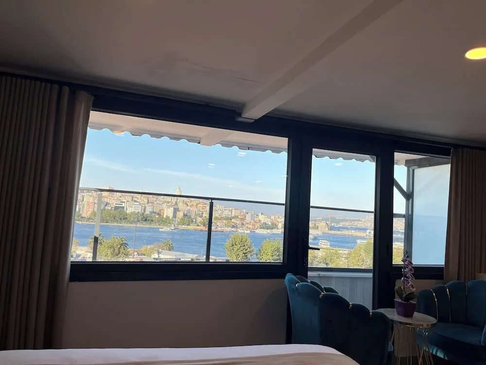 Panoramic Tek Büyük Yataklı Oda, Balkon, Deniz Manzaralı