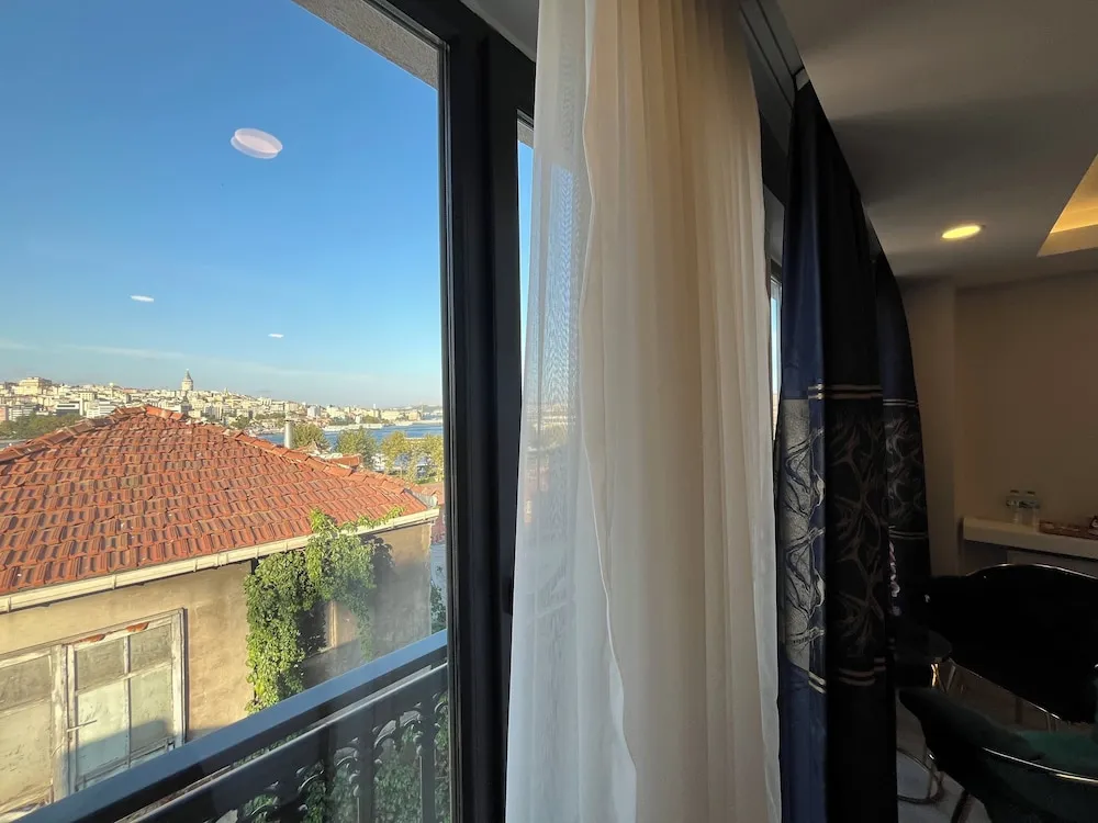 Deluxe Tek Büyük Yataklı Oda, Deniz Manzaralı