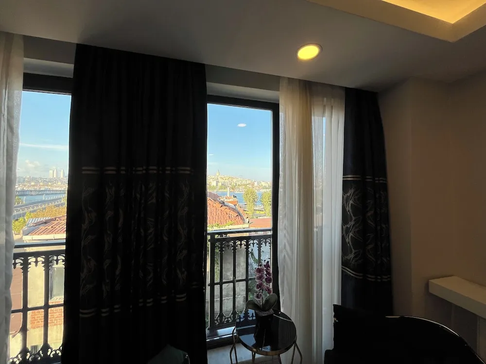 Deluxe Tek Büyük Yataklı Oda, Deniz Manzaralı