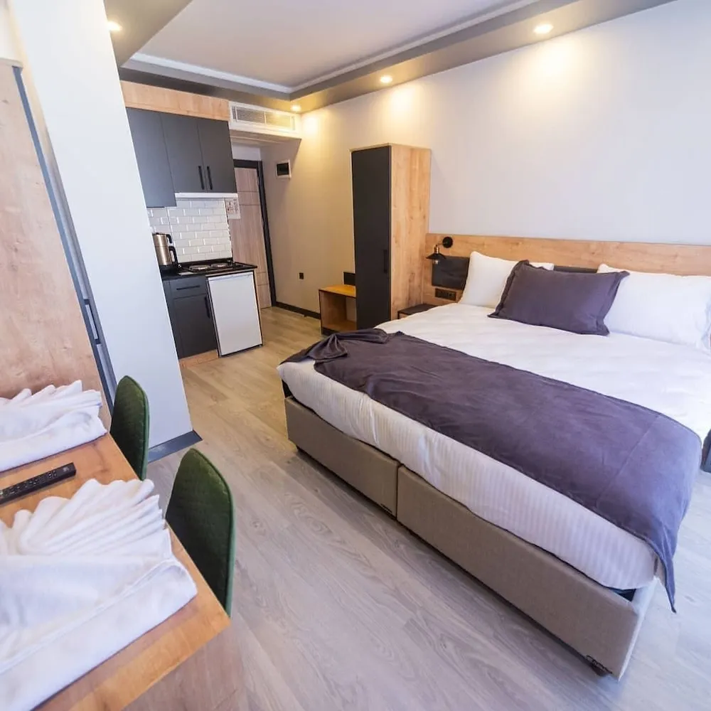 Comfort Tek Büyük Yataklı Oda