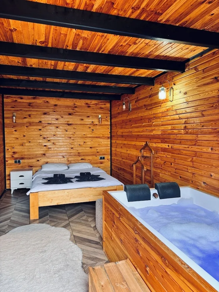 Deluxe Bungalov, Göl Manzaralı