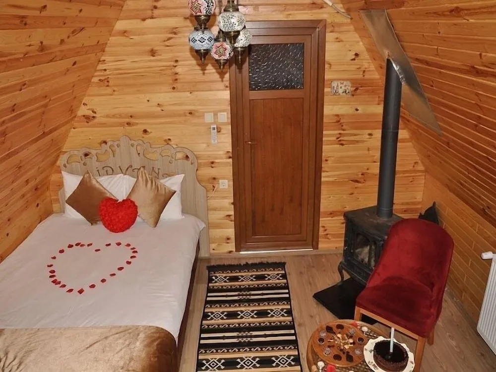 Deluxe Bungalov, Bahçe Manzaralı