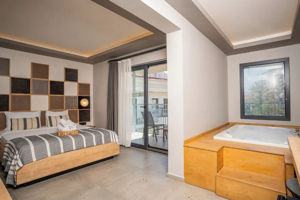 Premium Tek Büyük Yataklı Oda, Sıcak Su Küveti