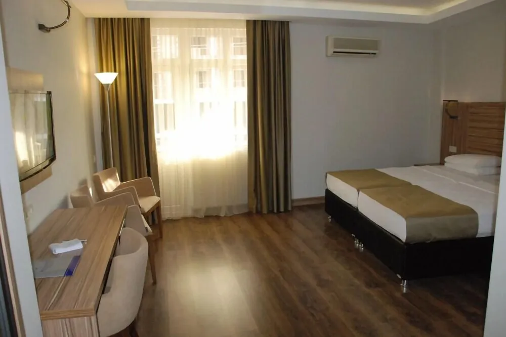 Tek Büyük Yataklı Oda, Şehir Manzaralı