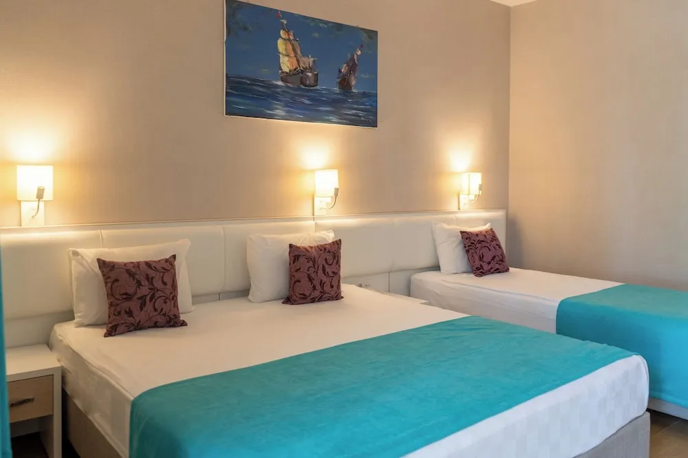 Deluxe Üç Kişilik Oda