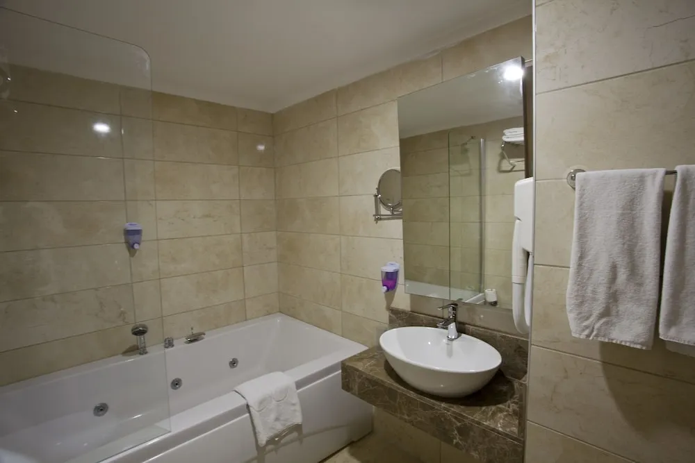 Standard Tek Büyük veya İki Ayrı Yataklı Oda