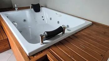 Nirvana Suit Otel