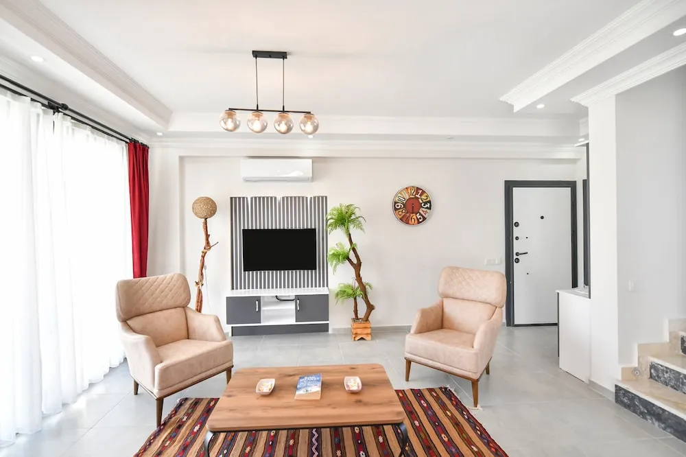 Villa, Kişiye Özel Havuzlu, Havuz Manzaralı