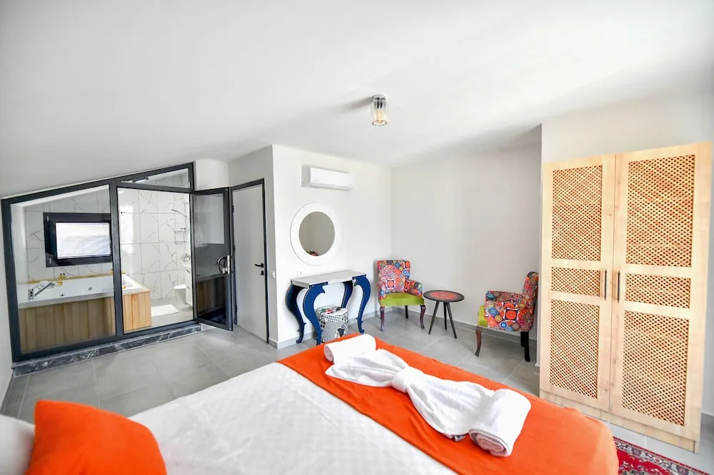 Villa, Kişiye Özel Havuzlu, Havuz Manzaralı