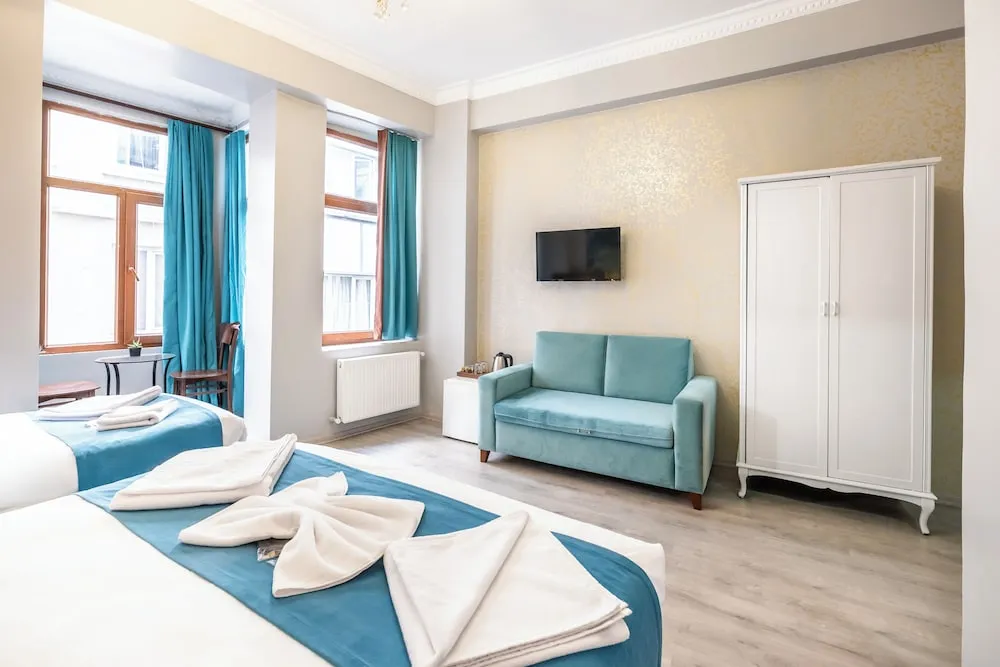 Deluxe Üç Kişilik Oda, Şehir Manzaralı