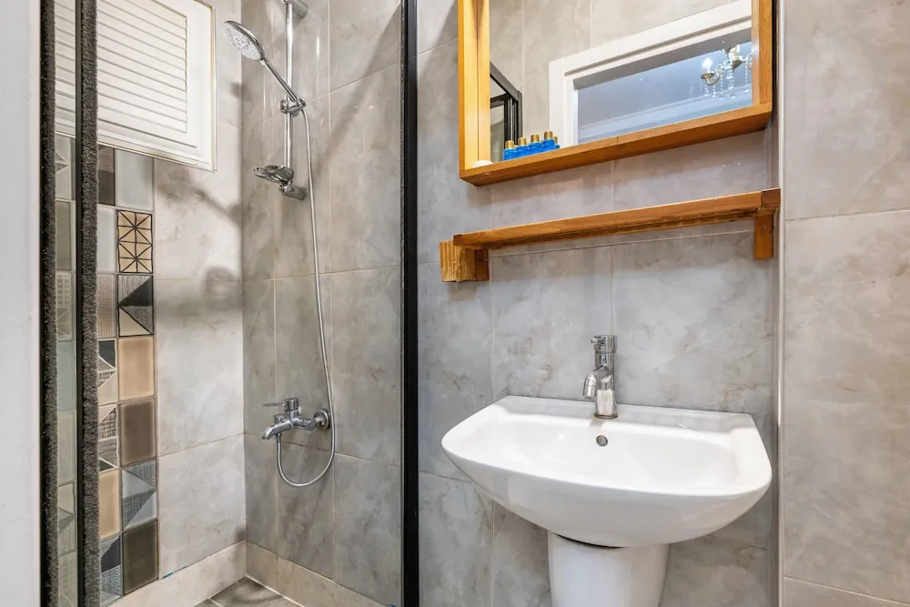 Deluxe Üç Kişilik Oda, Şehir Manzaralı