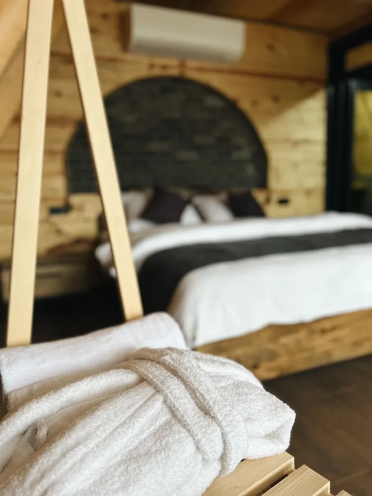 Comfort Dört Kişilik Oda, Havuz Manzaralı