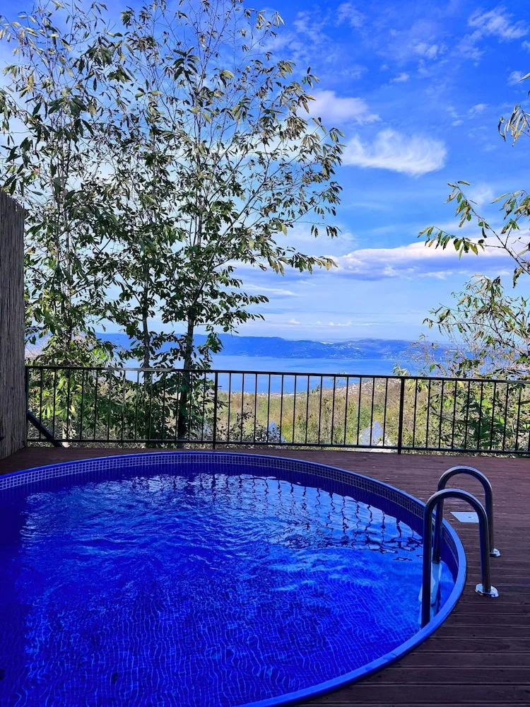 Bungalov, Göl Manzaralı