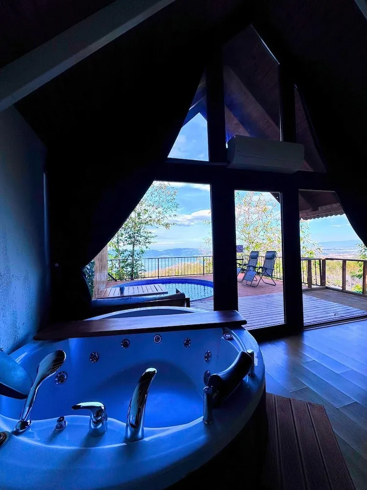 Bungalov, Göl Manzaralı