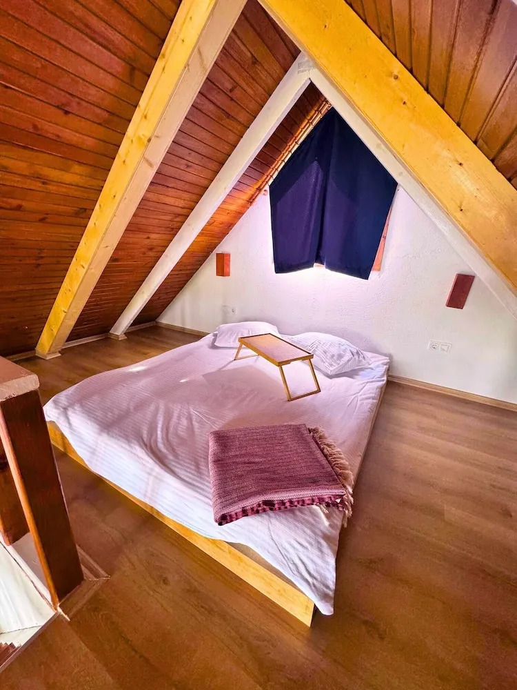 Bungalov, Göl Manzaralı