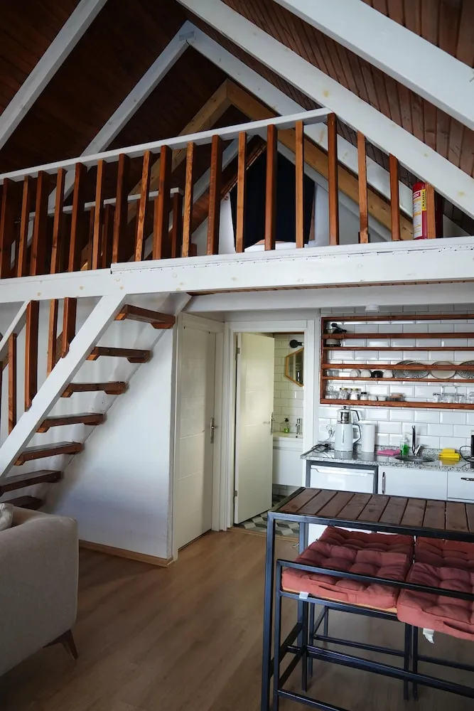Bungalov, Göl Manzaralı