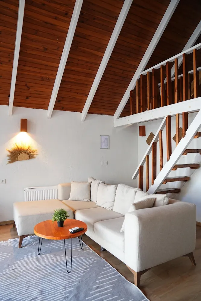 Bungalov, Havuz Manzaralı
