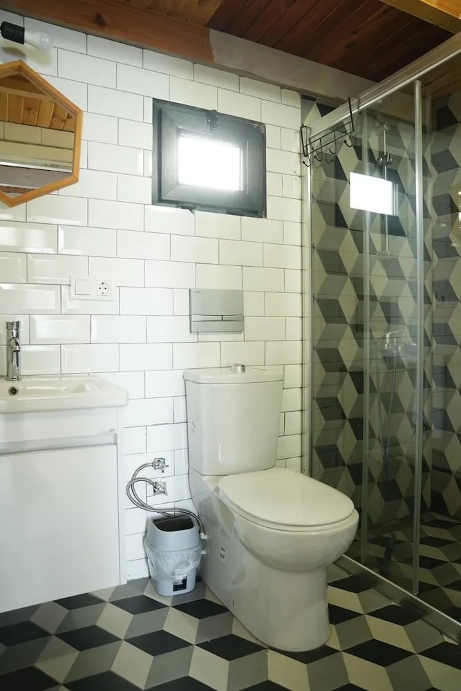 Bungalov, Havuz Manzaralı