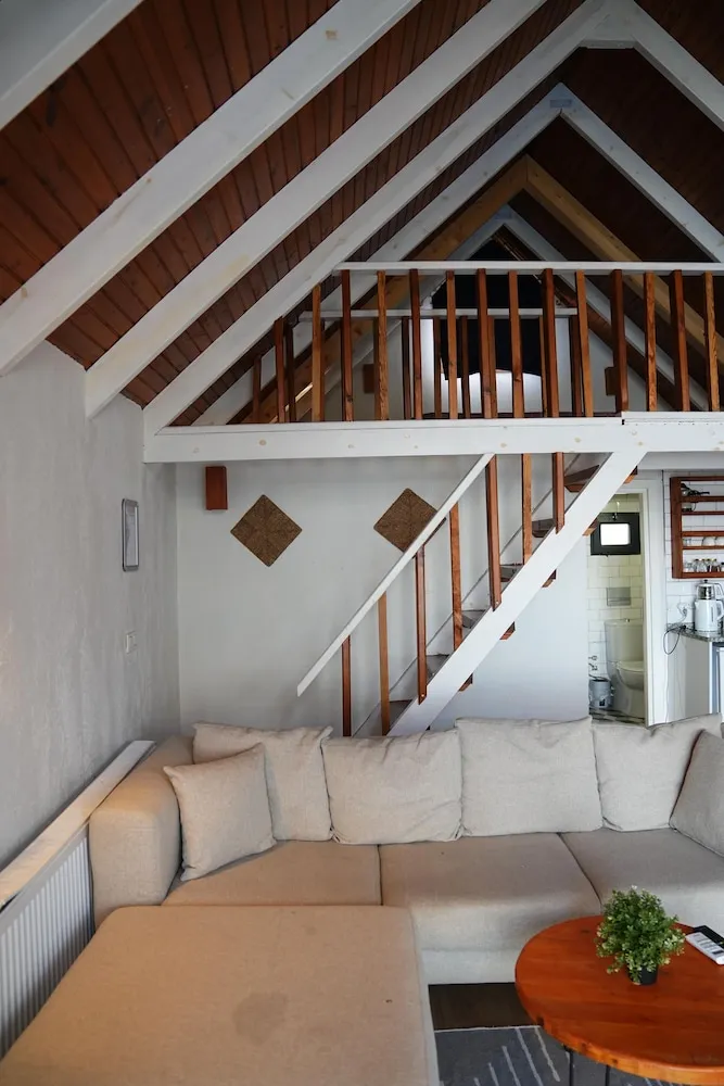 Bungalov, Havuz Manzaralı