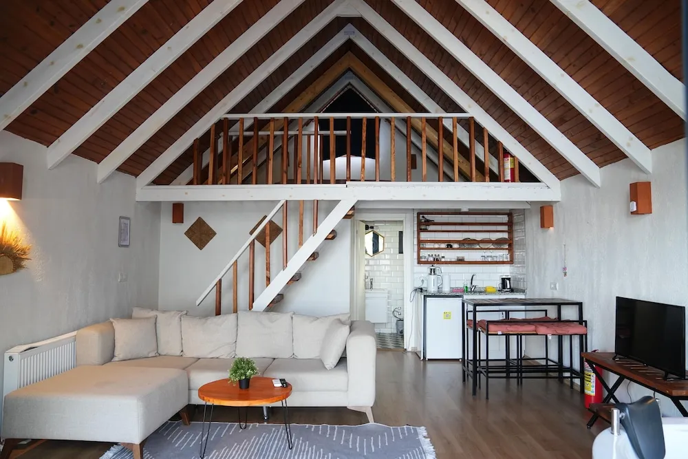 Bungalov, Havuz Manzaralı