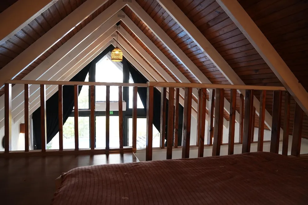 Bungalov, Havuz Manzaralı