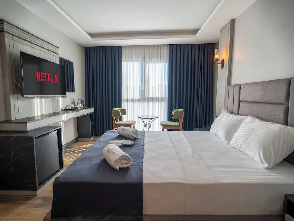 Luxury Tek Büyük Yataklı Oda