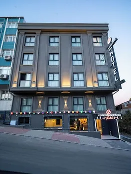 Comfort Point Three Hotel