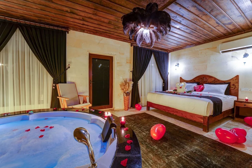 Romantic Süit, Sıcak Su Küveti, Vadi Manzaralı