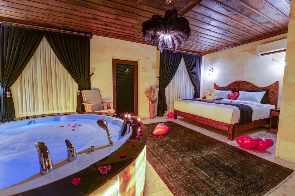 Romantic Süit, Sıcak Su Küveti, Vadi Manzaralı