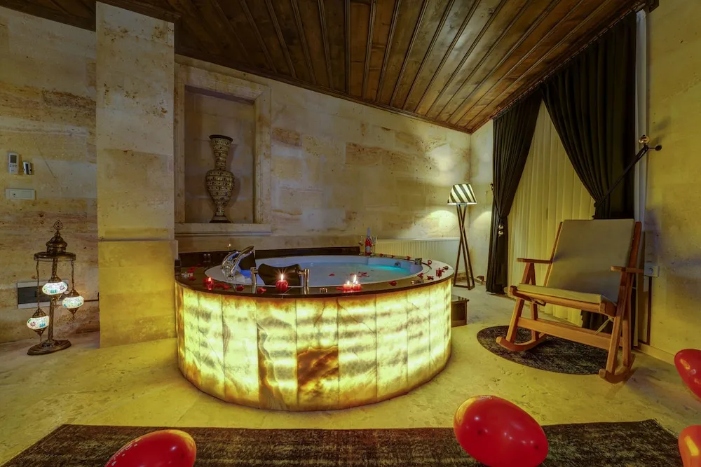 Romantic Süit, Sıcak Su Küveti, Vadi Manzaralı