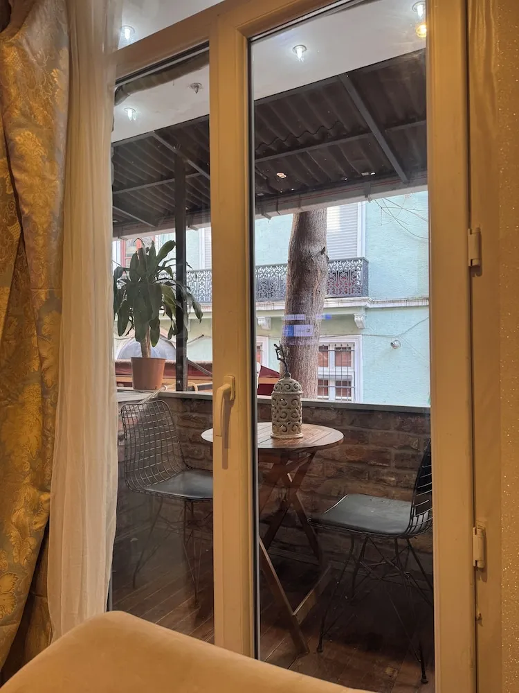 Deluxe Stüdyo Süit, Balkon