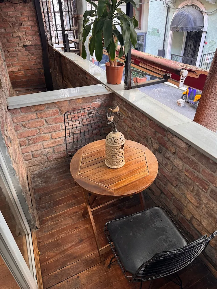 Deluxe Stüdyo Süit, Balkon