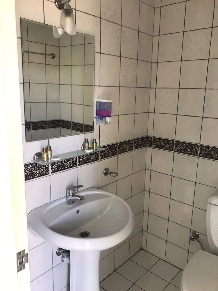Basic Üç Kişilik Oda, Dağ Manzaralı