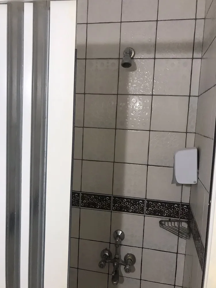 Basic Üç Kişilik Oda, Dağ Manzaralı