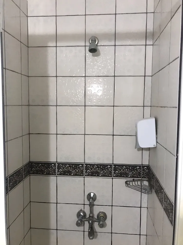 Basic Üç Kişilik Oda, Dağ Manzaralı