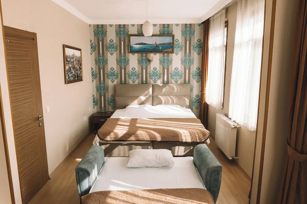 Comfort Üç Kişilik Oda, Park Manzaralı