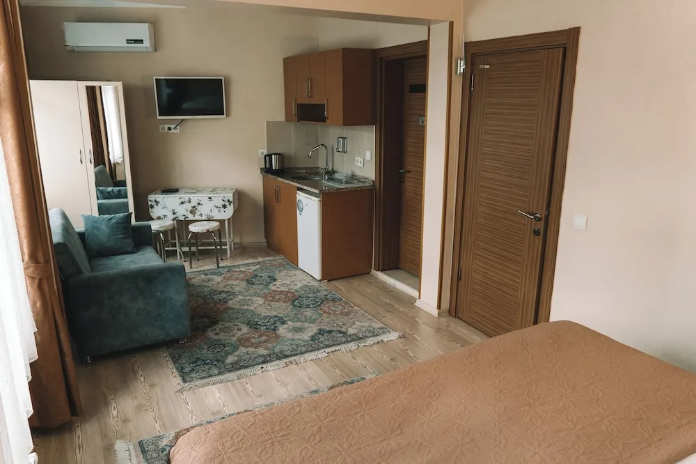 Comfort Üç Kişilik Oda, Park Manzaralı