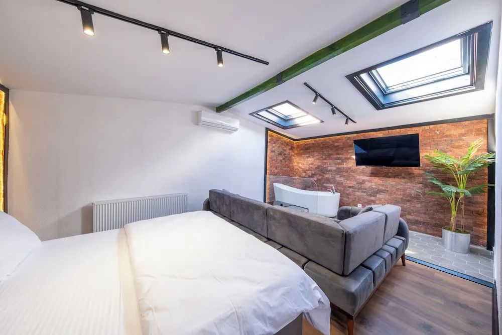 Romantic Stüdyo Süit, 1 Büyük (Queen) Boy Yatak ve Çekyat, Sıcak Su Küveti, Executive Katı