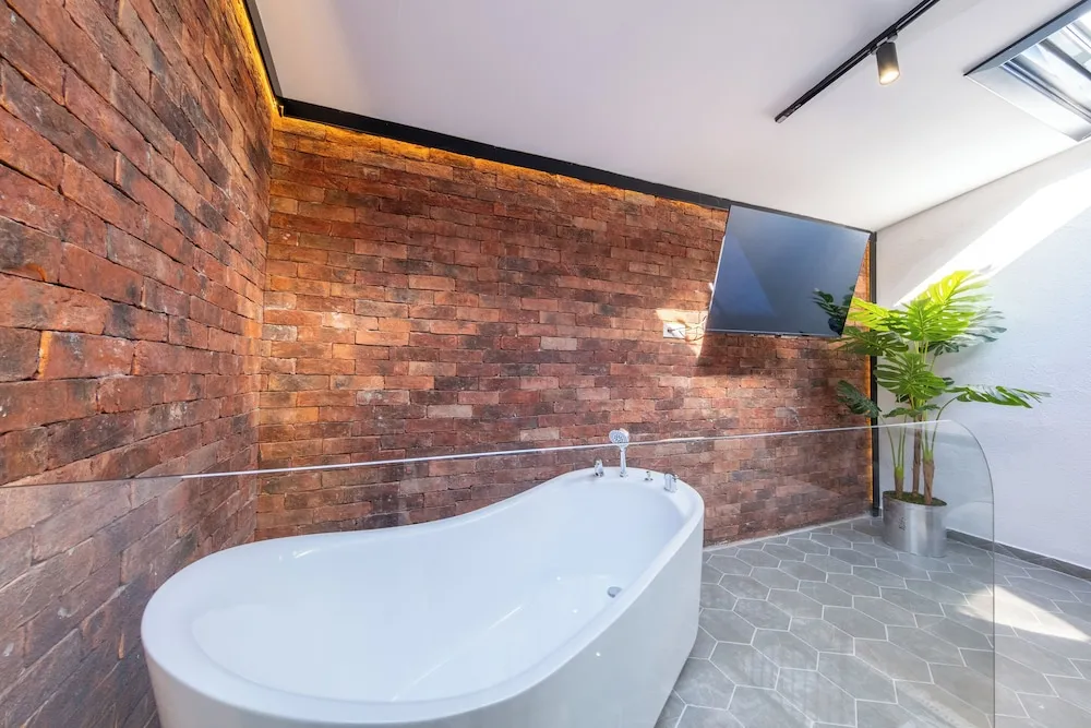 Romantic Stüdyo Süit, 1 Büyük (Queen) Boy Yatak ve Çekyat, Sıcak Su Küveti, Executive Katı