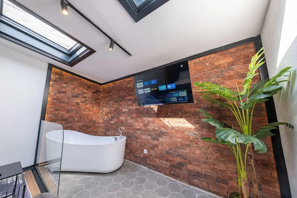 Romantic Stüdyo Süit, 1 Büyük (Queen) Boy Yatak ve Çekyat, Sıcak Su Küveti, Executive Katı