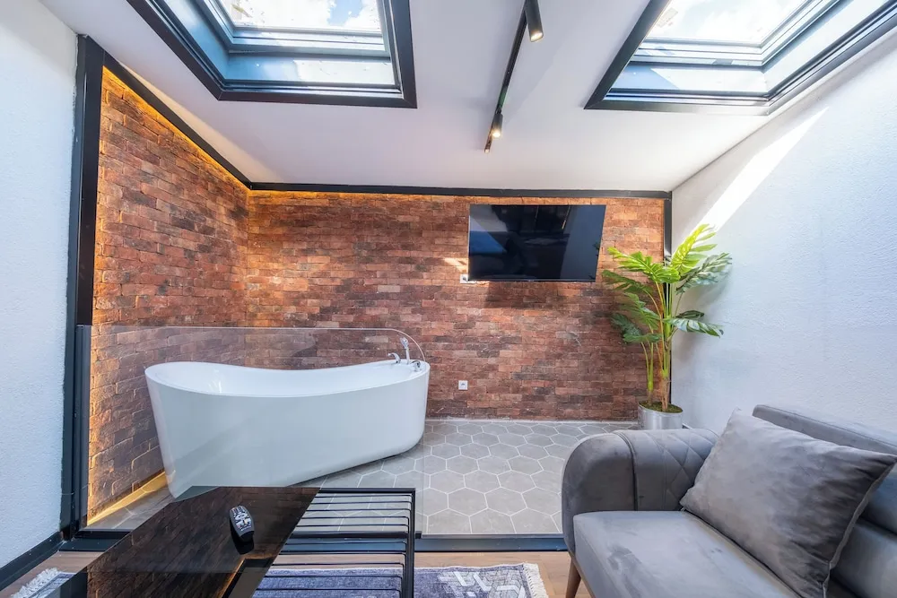 Romantic Stüdyo Süit, 1 Büyük (Queen) Boy Yatak ve Çekyat, Sıcak Su Küveti, Executive Katı