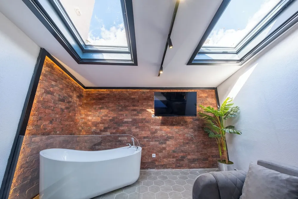 Romantic Stüdyo Süit, 1 Büyük (Queen) Boy Yatak ve Çekyat, Sıcak Su Küveti, Executive Katı