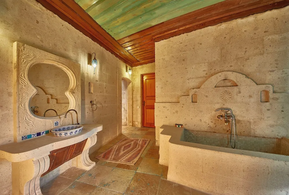 ZEYNEP SU ODASI - ŞÖMİNELİ VADİ MANZARALI